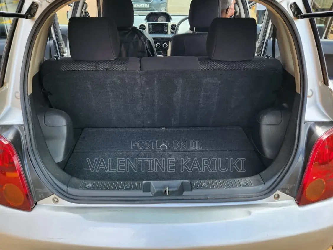 Toyota IST 2003 Silver