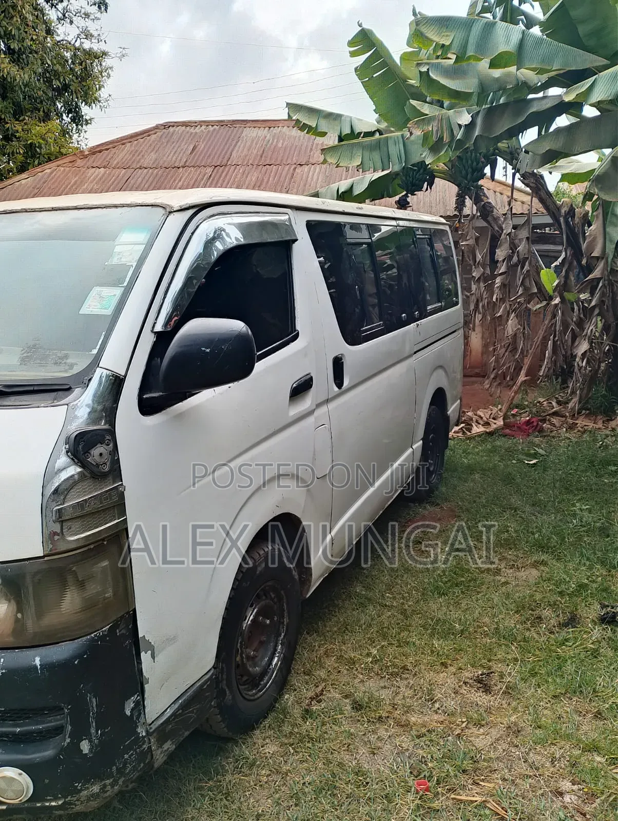 Toyota HiAce 2010 White
