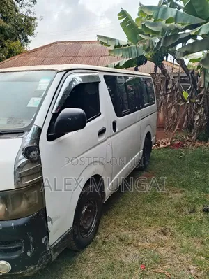 Toyota HiAce 2010 White