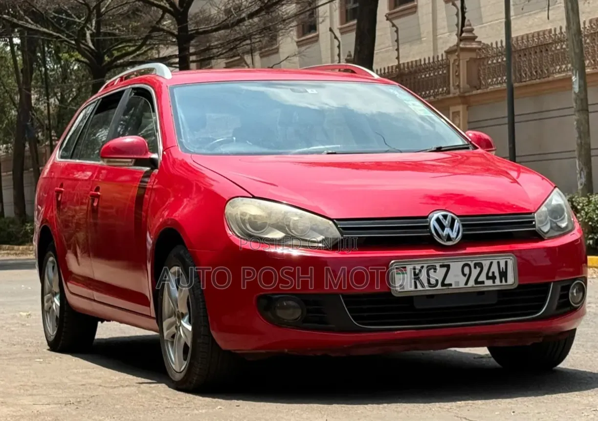 Volkswagen Golf 2013 Maroon