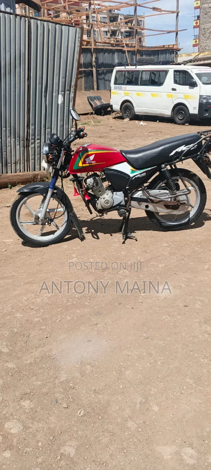 Honda CB 2023 Red