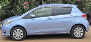 Toyota Vitz 1.3 FWD 5dr 2013 Blue