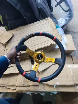 Universal Momo Deep Dish Sports Steering Wheel (Drifting Edition)