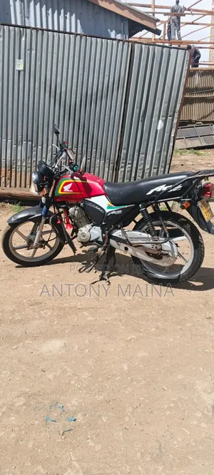 Honda CB 2023 Red