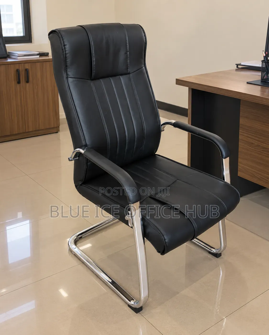 Executive Leather Office Chair – High Back Visitor Chair