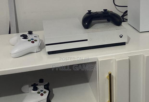 Xbox One S - thumbnail 3