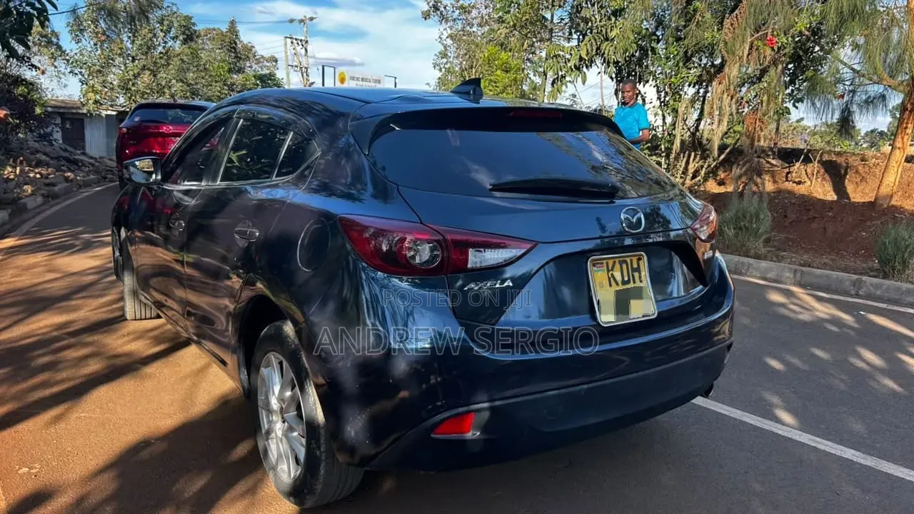 Mazda Axela 2015 Blue