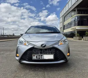 Toyota Vitz 1.3 FWD 5dr 2019 Silver