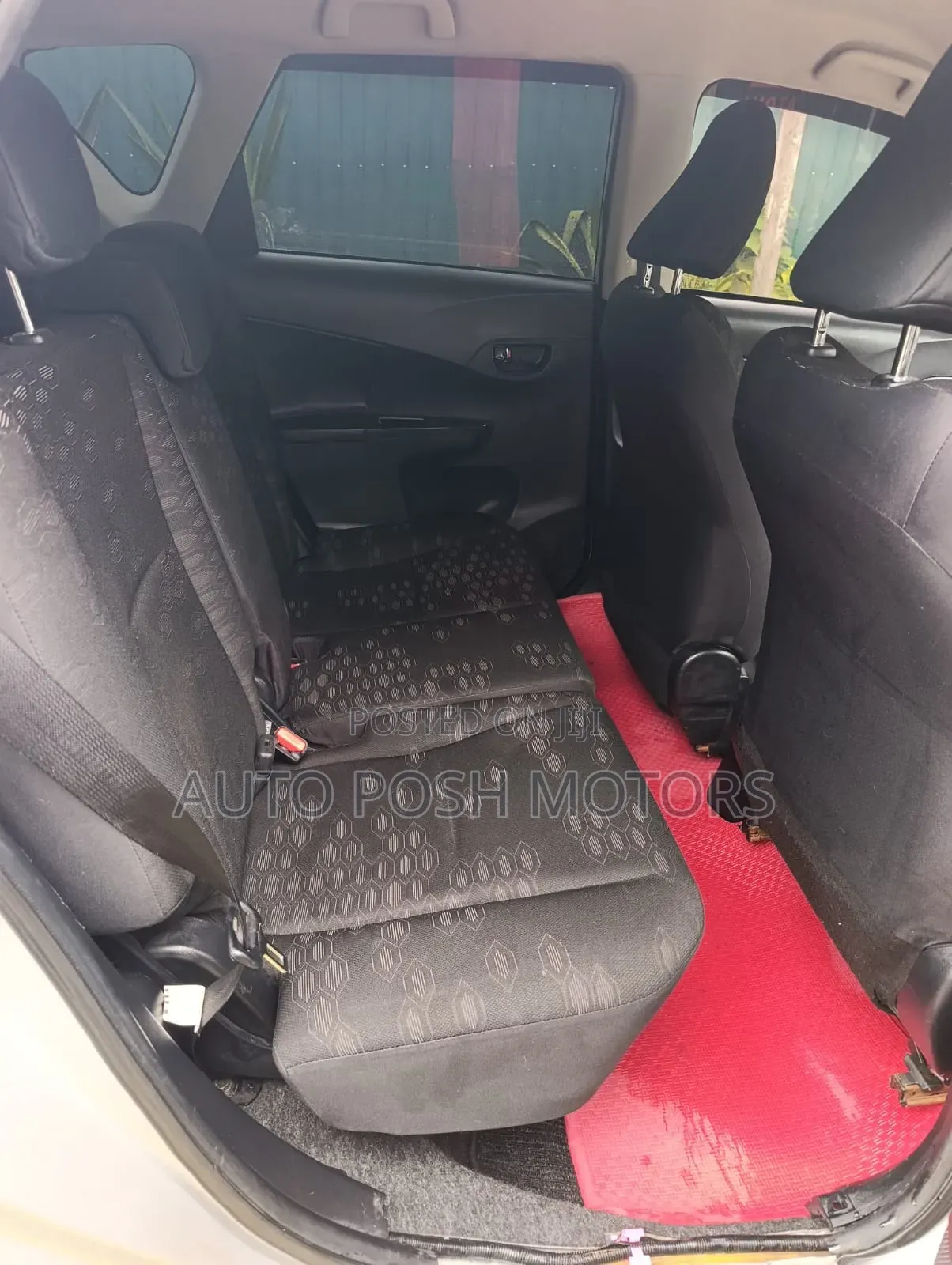 Toyota Ractis 2015 Silver