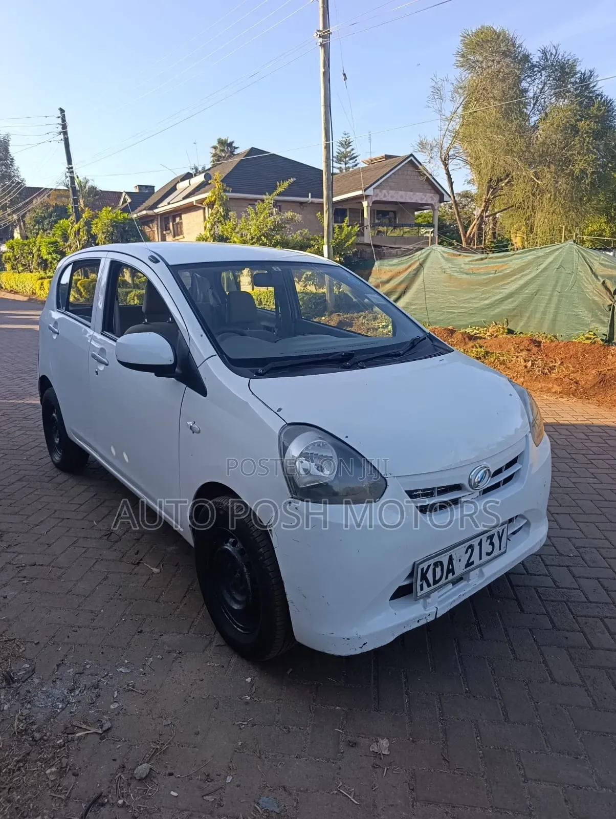 Daihatsu Mira 2013 White