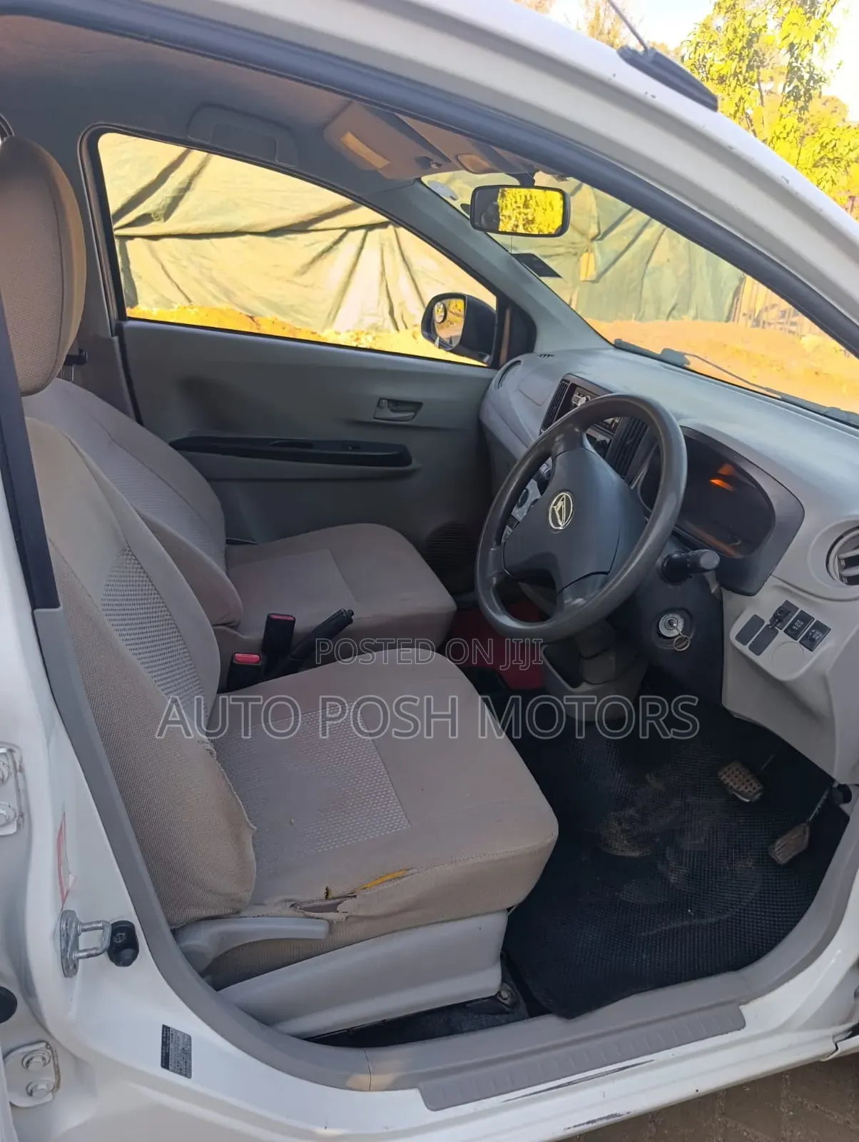 Daihatsu Mira 2013 White