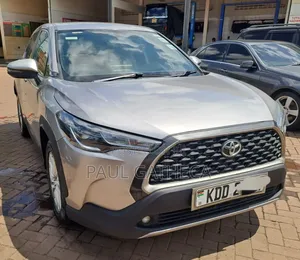 Toyota Corolla Cross 2022 Gold