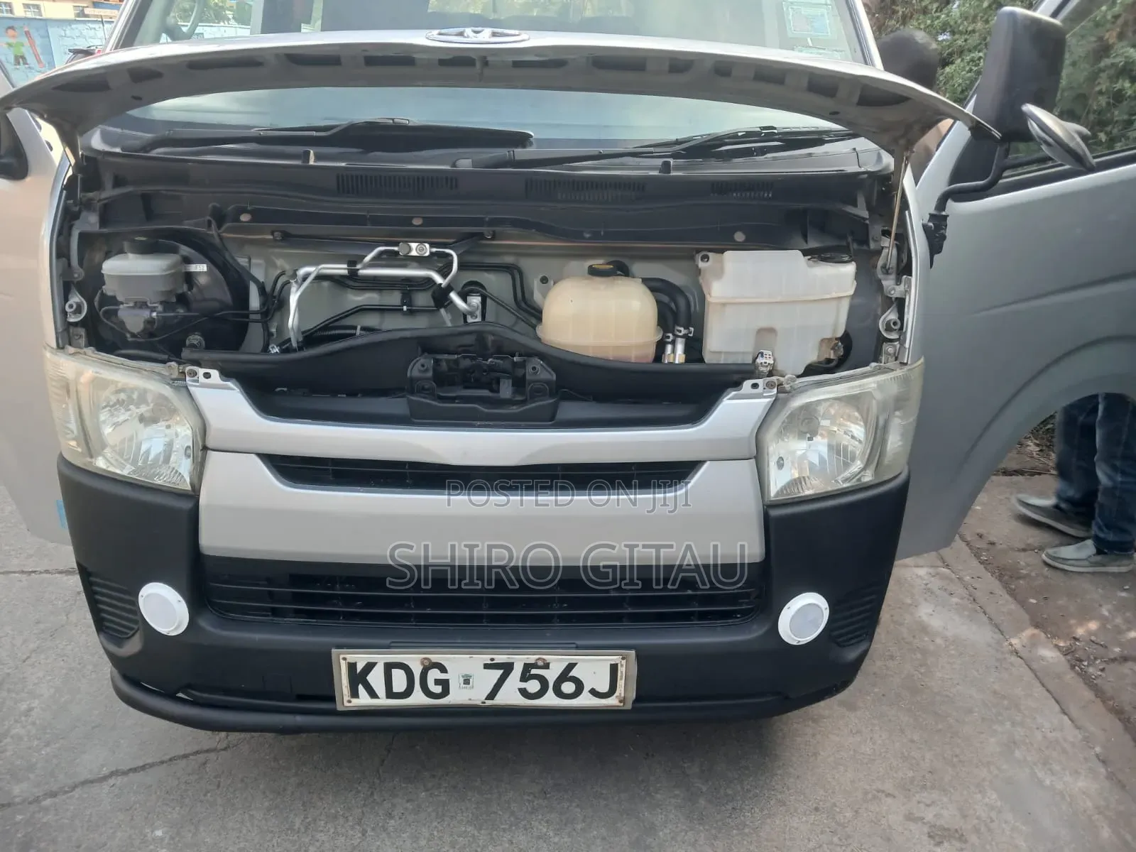 Toyota HiAce 2014 Silver