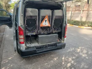Toyota HiAce 2014 Silver