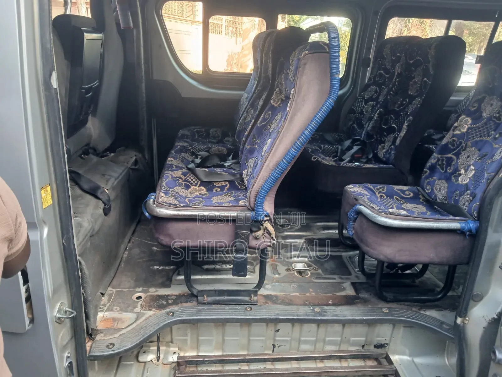 Toyota HiAce 2014 Silver