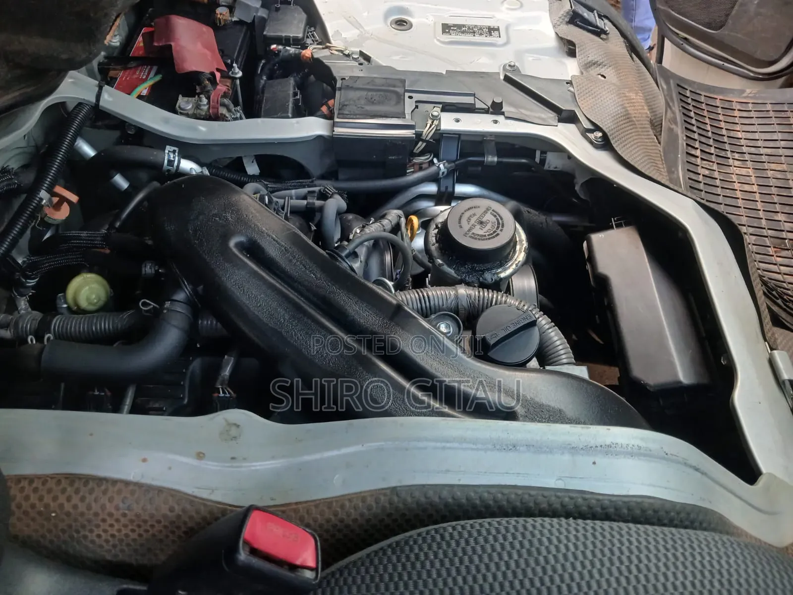 Toyota HiAce 2014 Silver