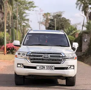 Toyota Land Cruiser 2016 White