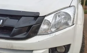 Isuzu D-MAX 2014 White