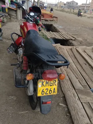 TVS HLX Plus ES 2025 Red