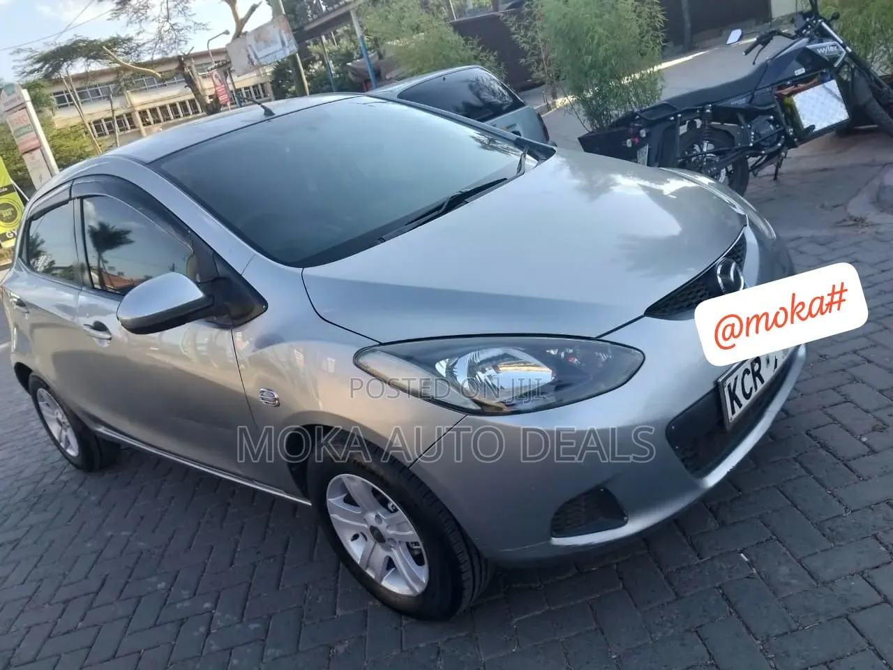 Mazda Demio 2011 Silver