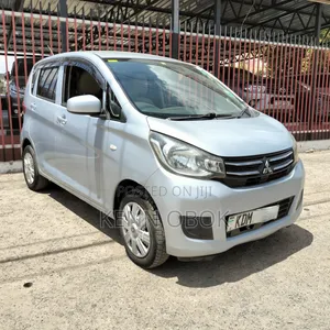 Mitsubishi EK Wagon 660 FWD 2016 Silver