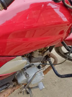 TVS HLX Plus ES 2021 Red
