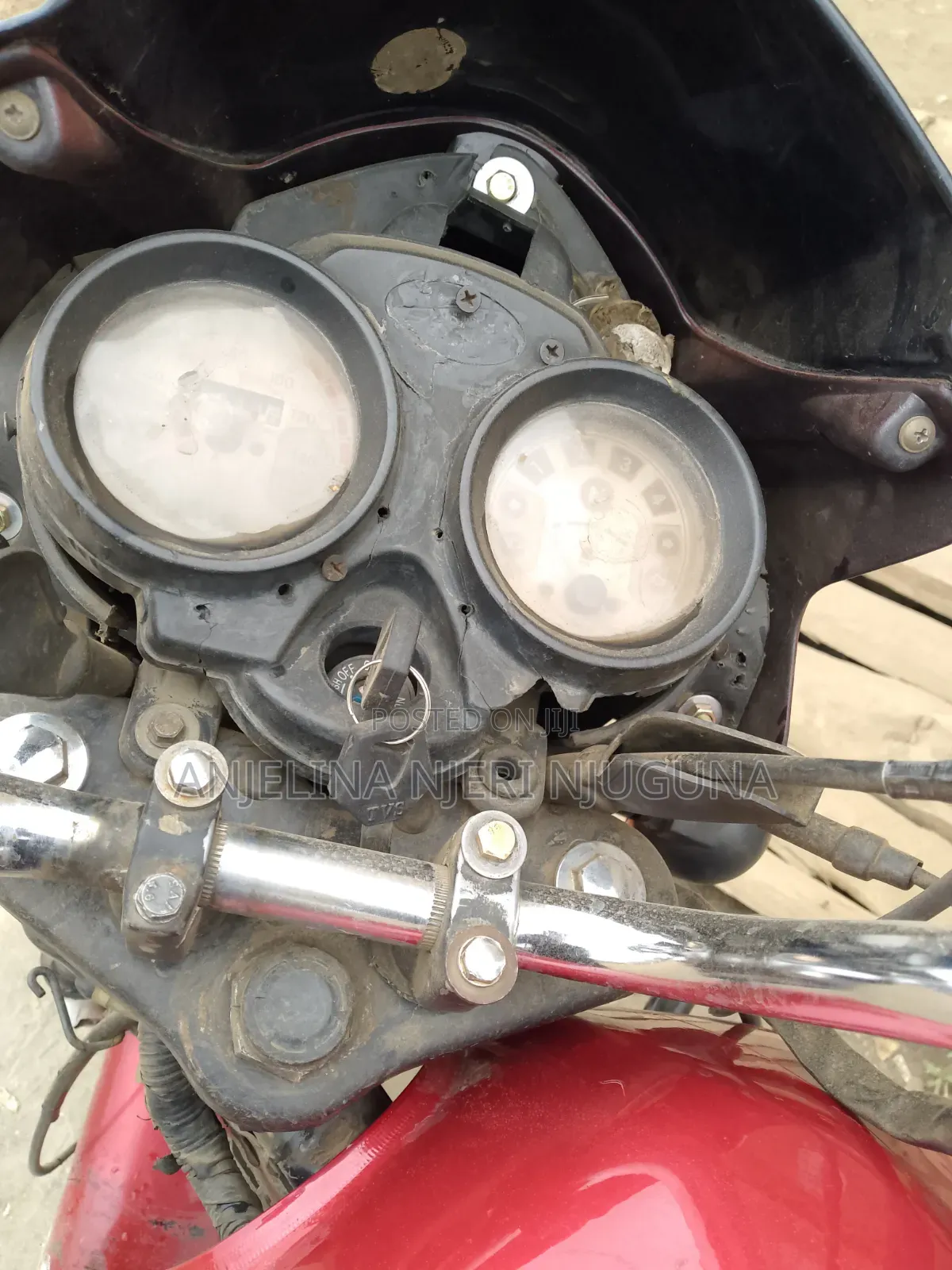 TVS HLX Plus ES 2021 Red