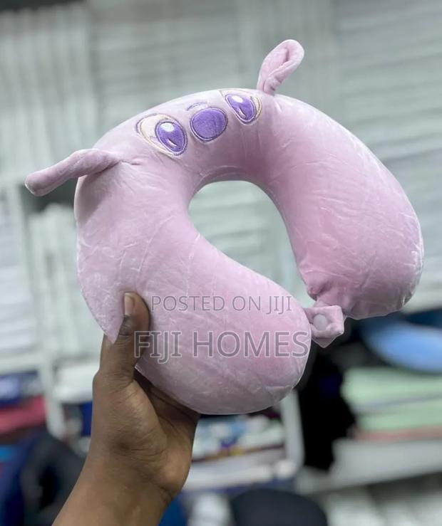 Fancy Round Neck Pillow | Memory Foam - thumbnail 3