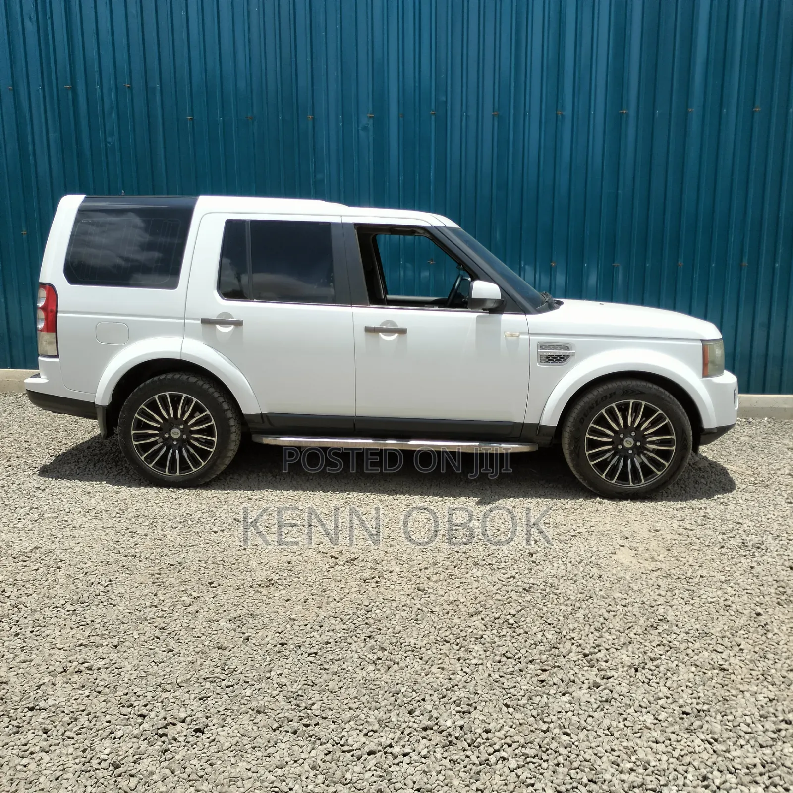 Land Rover Discovery 2010 White