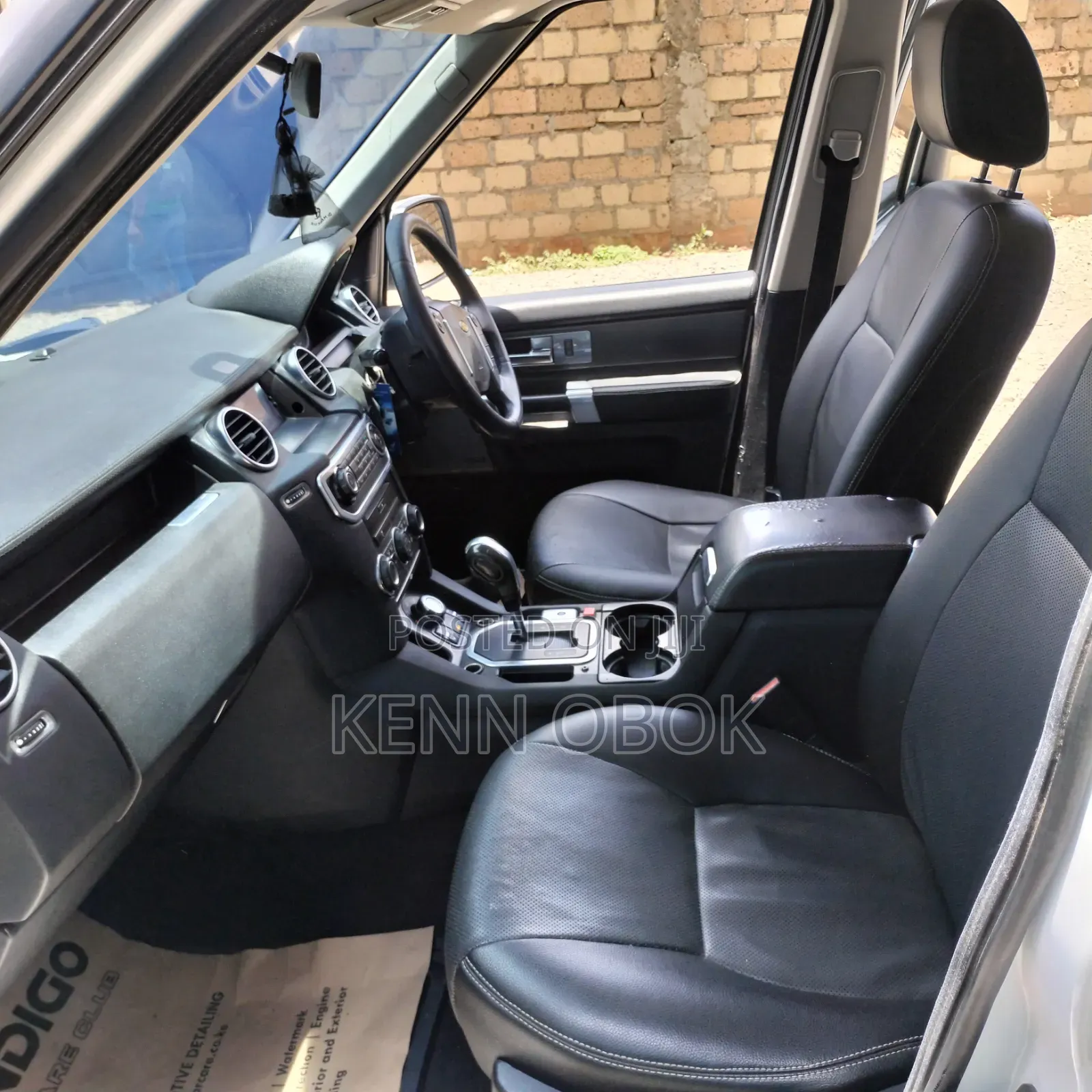 Land Rover Discovery 2010 White