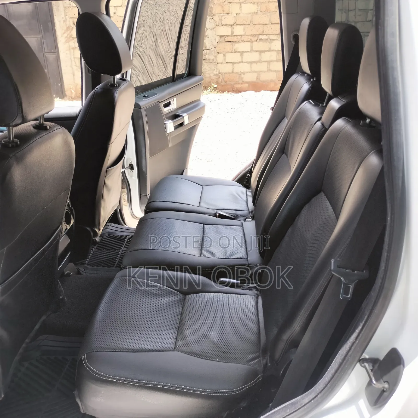 Land Rover Discovery 2010 White