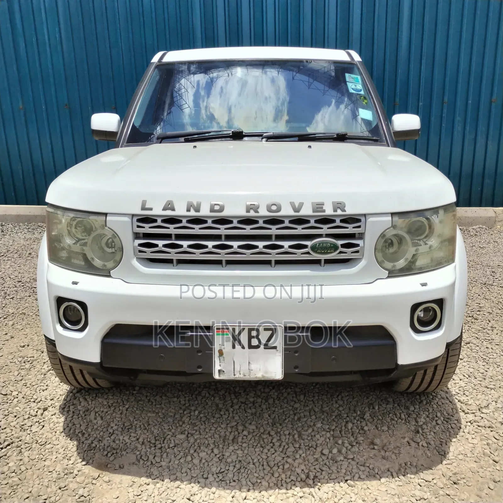 Land Rover Discovery 2010 White