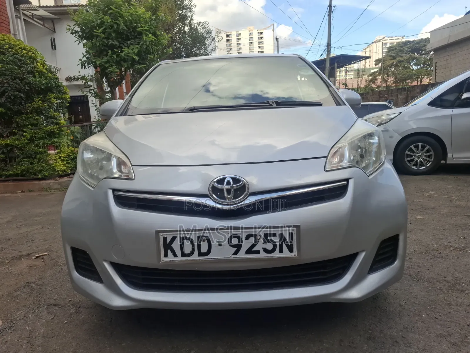 Toyota Ractis 2014 Silver