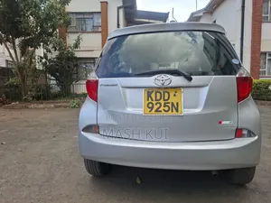 Toyota Ractis 2014 Silver
