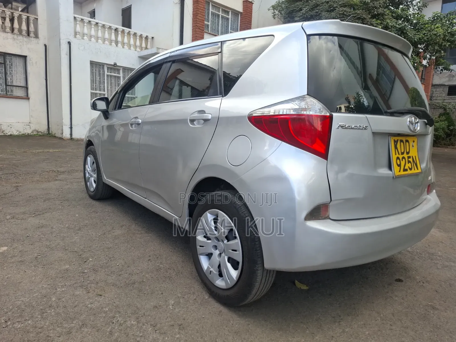 Toyota Ractis 2014 Silver