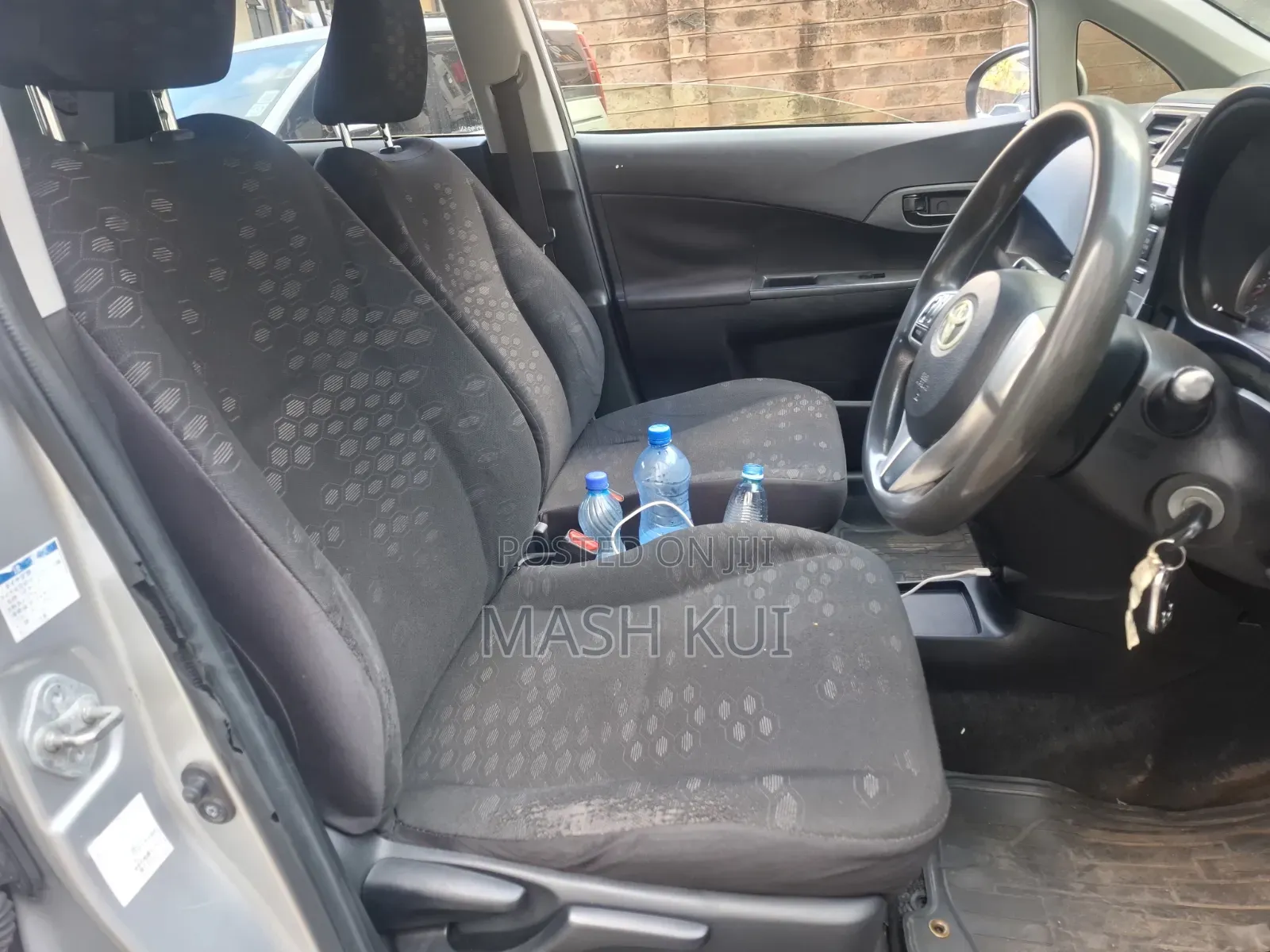 Toyota Ractis 2014 Silver