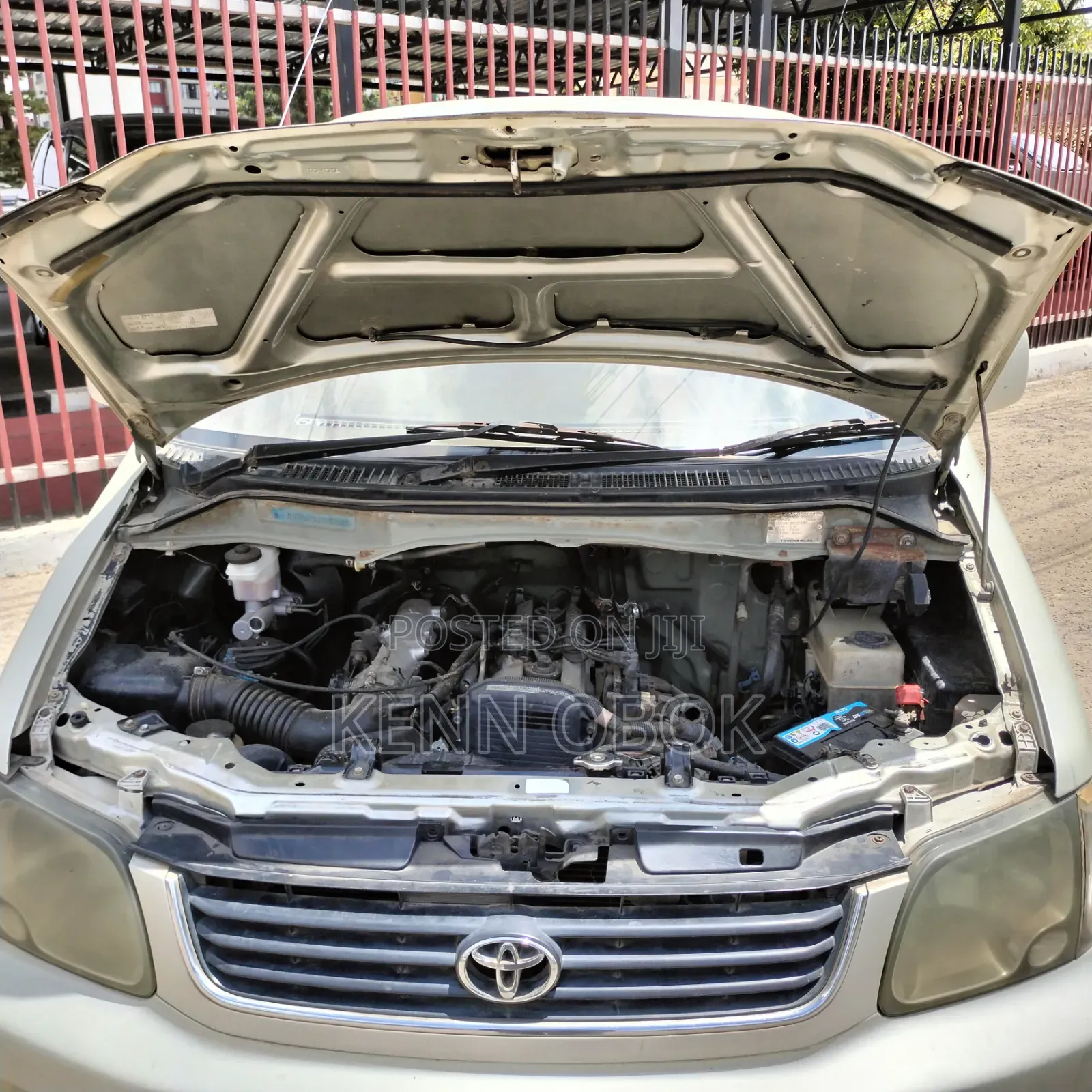 Toyota TownAce Noah 2001 Silver
