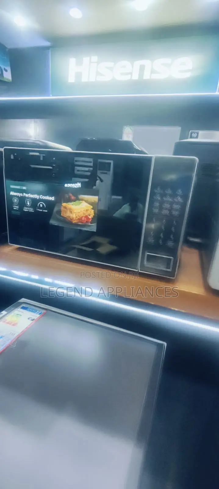 Hisense 20L Digital Microwave Oven – 700W Premium Silver