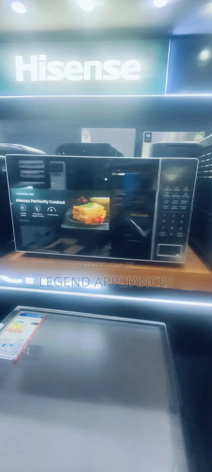 Hisense 20L Digital Microwave Oven – 700W Premium Silver