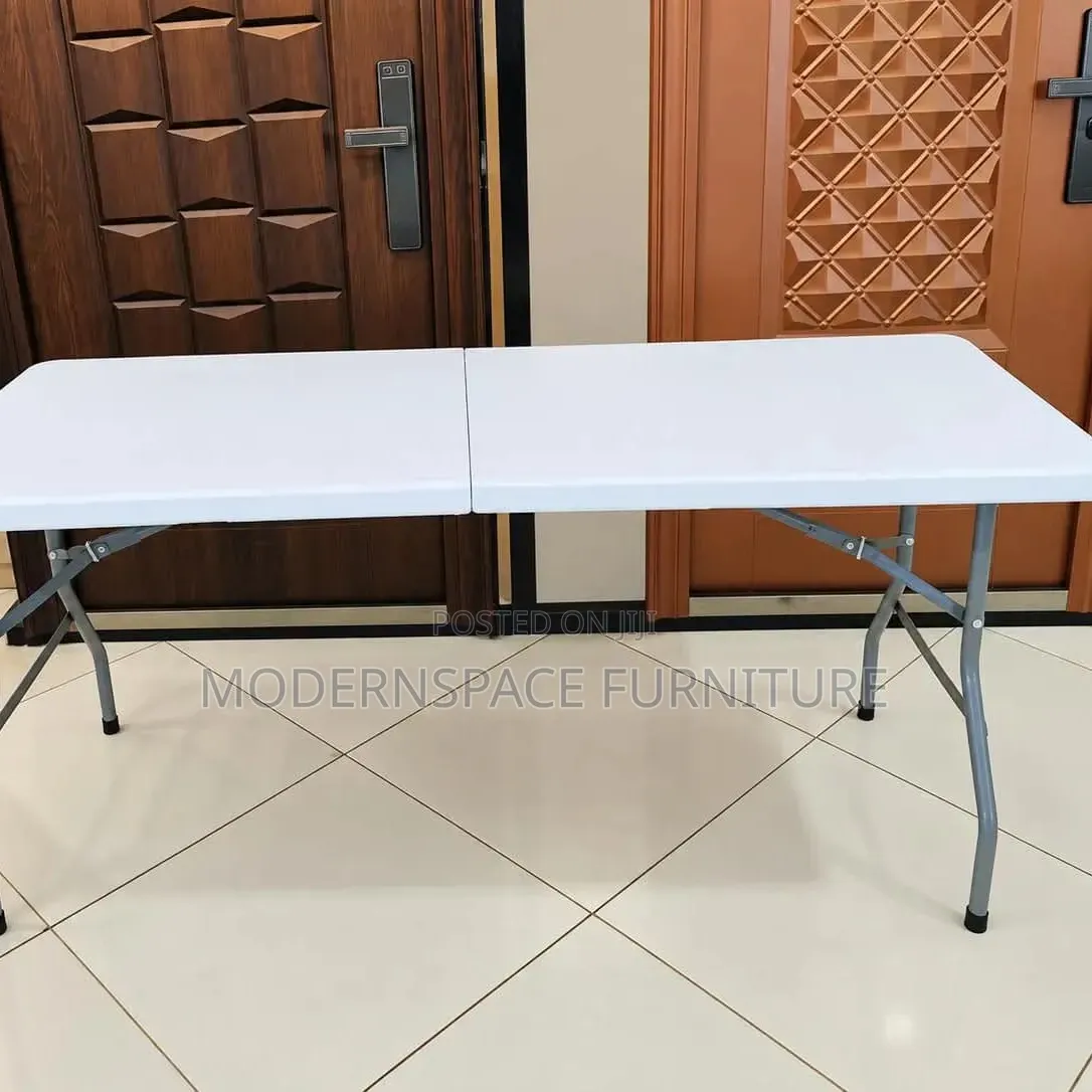 1.8m White Foldabe Table