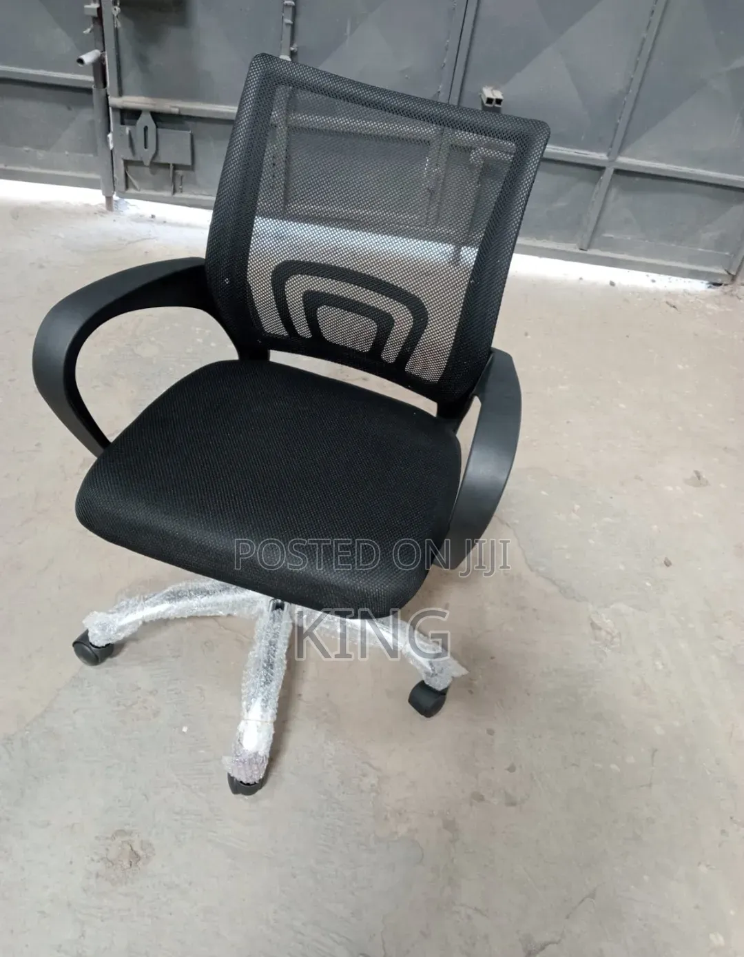 Office Chair Shaped Executive Workstation Chair