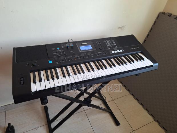 Yamaha Keyboard - thumbnail 2