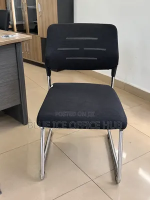 Black Visitor Office Chair – Chrome Frame.