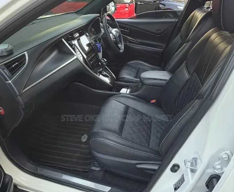 Toyota Harrier 2.0 2017 White