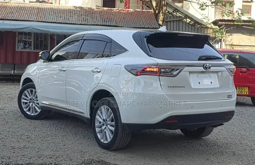 Toyota Harrier 2.0 2017 White