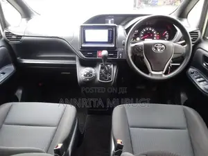 Toyota Noah 2.0 AWD (7 Seater) 2017 Silver