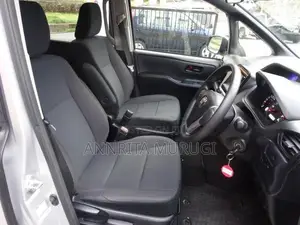 Toyota Noah 2.0 AWD (7 Seater) 2017 Silver