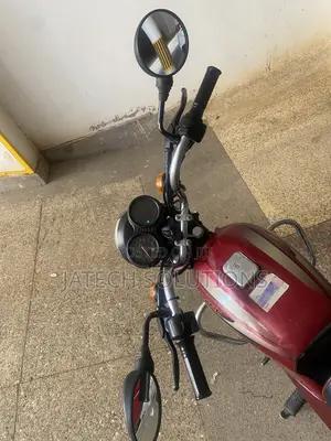 Bajaj Boxer 2025 Red