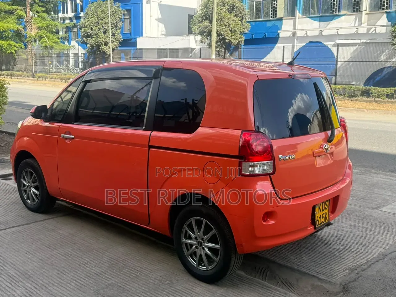 Toyota Porte 2017 Orange