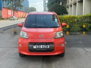 Toyota Porte 2017 Orange